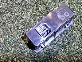 Opel Vivaro Gniazdo / Złącze USB 93452333