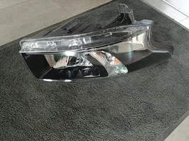 Opel Vivaro Headlight/headlamp 260106822R