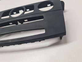 BMW 5 E60 E61 Klimato kontrolės/ pečiuko kontrolės apdaila 7063151