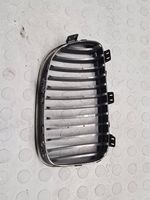 BMW 1 E82 E88 Grille calandre supérieure de pare-chocs avant 7179655