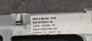 BMW 5 E60 E61 Tavarahyllyn kannen kannatin 6960884