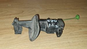 Volvo V70 Fuel tank cap lock motor 86113136