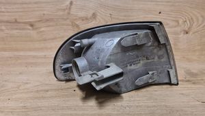 Audi A4 S4 B5 8D Indicatore di direzione del parafango anteriore 6R01490