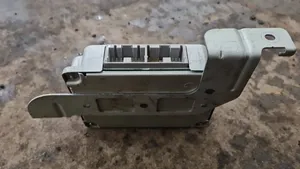 Nissan Primera Pārnesumkārbas vadības bloks 31036AV017