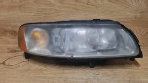 Volvo XC70 Lampa przednia 30784256