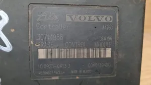 Volvo V70 ABS-pumppu 30714958