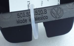 Volkswagen Jetta VI Inne elementy wykończenia bagażnika 5C6827520B