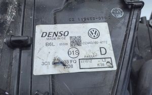 Volkswagen PASSAT B7 Montaje de la caja de climatización interior 3C1820303A