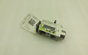 Volvo XC60 Air conditioning (A/C) expansion valve 7010973