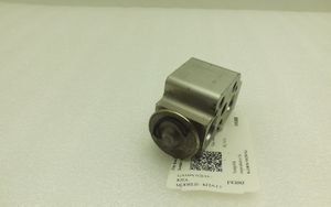 Volkswagen Transporter - Caravelle T5 Air conditioning (A/C) expansion valve 7H0820712A