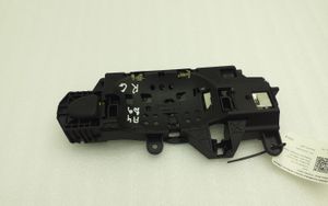 Audi A4 S4 B9 Klamka/wspornik zewnętrzny drzwi tylnych 8W02837812A