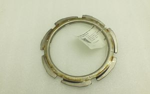 Porsche Cayenne (92A) Anello/dado di bloccaggio della vite della pompa del carburante nel serbatoio 16658040