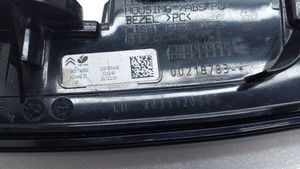 Citroen C4 III e-C4 Takaluukun takavalot 9831120680