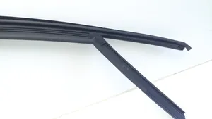 Citroen C4 III e-C4 Rivestimento modanatura del vetro della portiera anteriore 9833078880