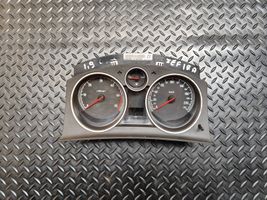 Opel Zafira B Speedometer (instrument cluster) 13225980