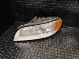 Volvo V70 Lampa przednia 31214347