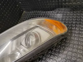 Volvo V70 Lampa przednia 31214348