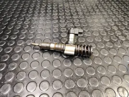 Volkswagen PASSAT B6 Injecteur de carburant 03G130073t