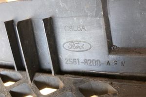 Ford Fiesta Griglia superiore del radiatore paraurti anteriore 2S618200A