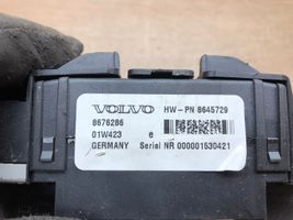 Volvo S40 Saugiklių blokas 8676286