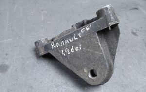 Peugeot 207 CC Engine mounting bracket 8200072747