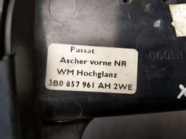 Volkswagen PASSAT B5.5 Posacenere (anteriore) 3B0857961