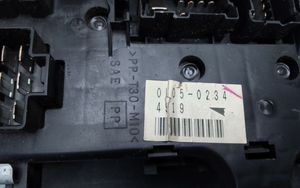 Nissan Primera Saugiklių dėžė (komplektas) 285519F924