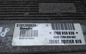 Renault Clio II Komputer / Sterownik ECU silnika 7700850838