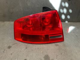 Audi A4 S4 B7 8E 8H Задний фонарь в кузове 8E5945095