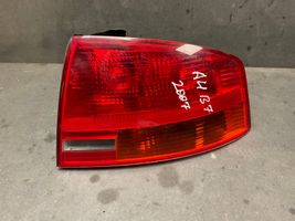 Audi A4 S4 B7 8E 8H Lampa tylna 8E5945096