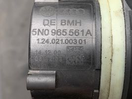 Volkswagen PASSAT B6 Pompe à eau de liquide de refroidissement 5N0965561A