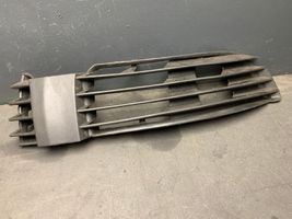 Volkswagen PASSAT B5.5 Grille inférieure de pare-chocs avant 3B0853666H