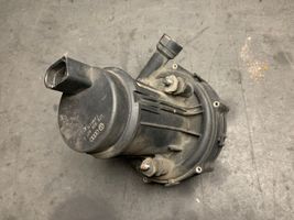 Audi A4 S4 B5 8D Toissijainen ilmapumppu 078906601D