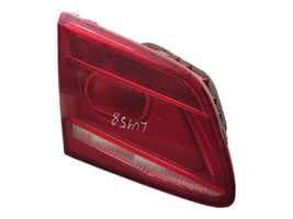 Volkswagen PASSAT B7 Luci posteriori del portellone del bagagliaio 3AE945093K