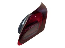 Opel Astra J Luci posteriori del portellone del bagagliaio 216402