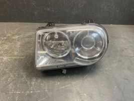 Chrysler 300 - 300C Lampa przednia 04806167AE