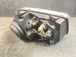 Chrysler 300 - 300C Lampa przednia 04806167AE