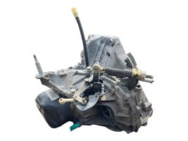 Renault Captur Mechaninė 6 pavarų dėžė 304016619R