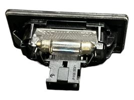 Audi A6 S6 C5 4B Lampa oświetlenia tylnej tablicy rejestracyjnej A046341