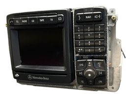 Mercedes-Benz S W220 Panel / Radioodtwarzacz CD/DVD/GPS A2208207126