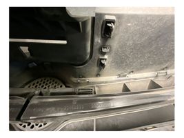 Opel Vivaro Front bumper upper radiator grill 23041900