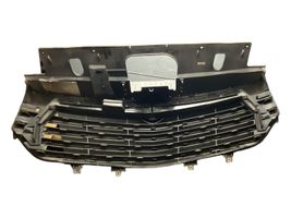 Opel Vivaro Front bumper upper radiator grill 23041900