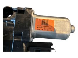 Ford Kuga I Moteur de lève-vitre de porte avant 979038100