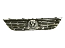 Volkswagen Polo IV 9N3 Grille calandre supérieure de pare-chocs avant 6Q0853653E