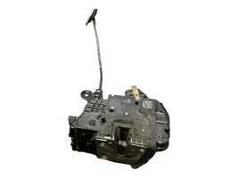 Renault Captur Rear door lock 825007607R