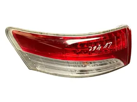 Toyota Avensis T270 Lampa tylna 08048