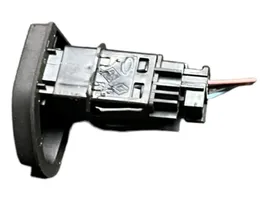 Renault Captur Hazard light switch 252907372R