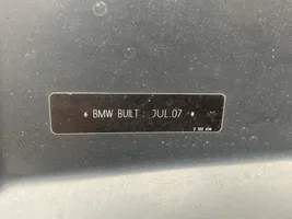 BMW 5 E60 E61 Dzinēja pārsegs (vāks) 6917364