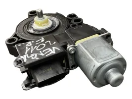 KIA Venga Moteur de lève-vitre de porte avant 824601P010