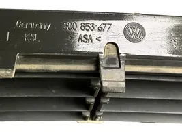 Volkswagen PASSAT B6 Etupuskurin alempi jäähdytinsäleikkö 3C0853677